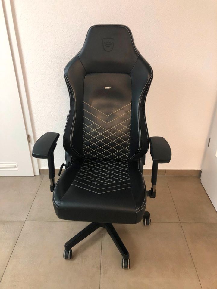 Noblechairs Gaming und Büro Stuhl HERO SCHWARZ/PLATINWEIS in Bad Säckingen