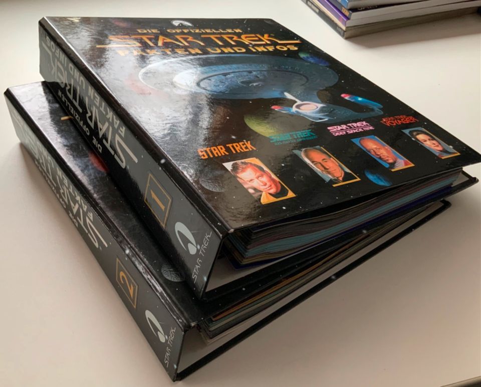 Star Trek Enterprise Sammlung Logbücher Magazine Technik usw. in Friesoythe