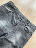 Jeans grau Benetton Gr. L/ XL zum Verkauf neuwertig Hessen - Elz Vorschau