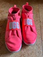 Sehr schöne sommerliche UGG Sneaker Größe 42 Niedersachsen - Bendestorf Vorschau