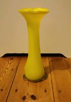 Vase aus Glas gelb DDR Murano? 70er Retro Vintage Friedrichshain-Kreuzberg - Friedrichshain Vorschau