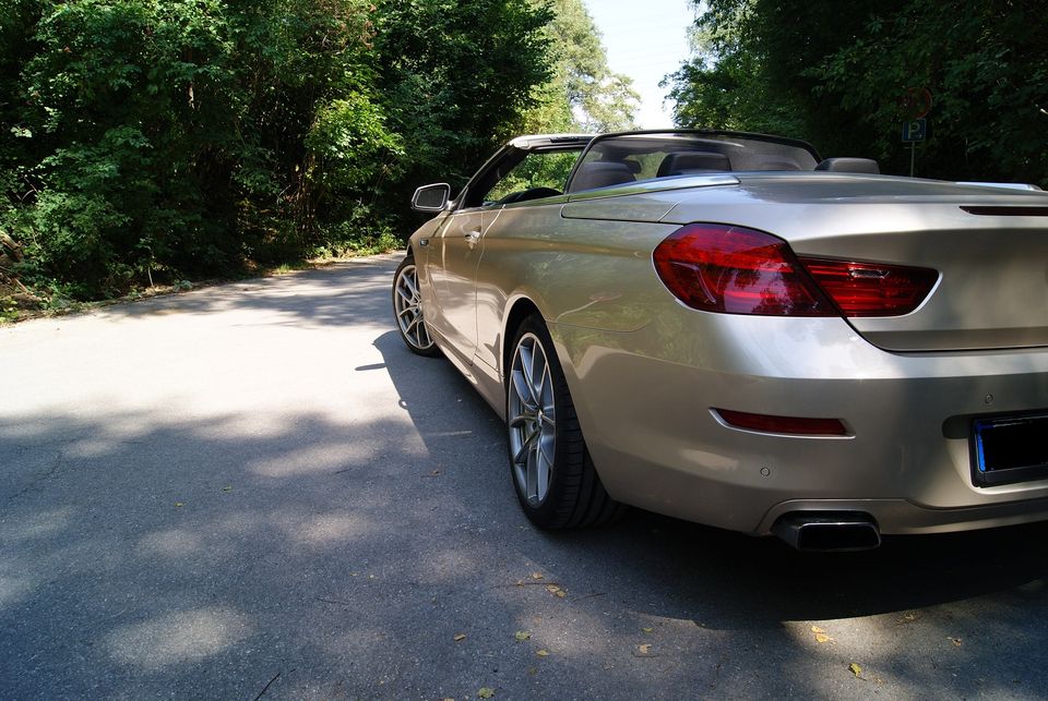 BMW 650 i F12 Cabrio Vollausstattung TÜV Neu in Wuppertal