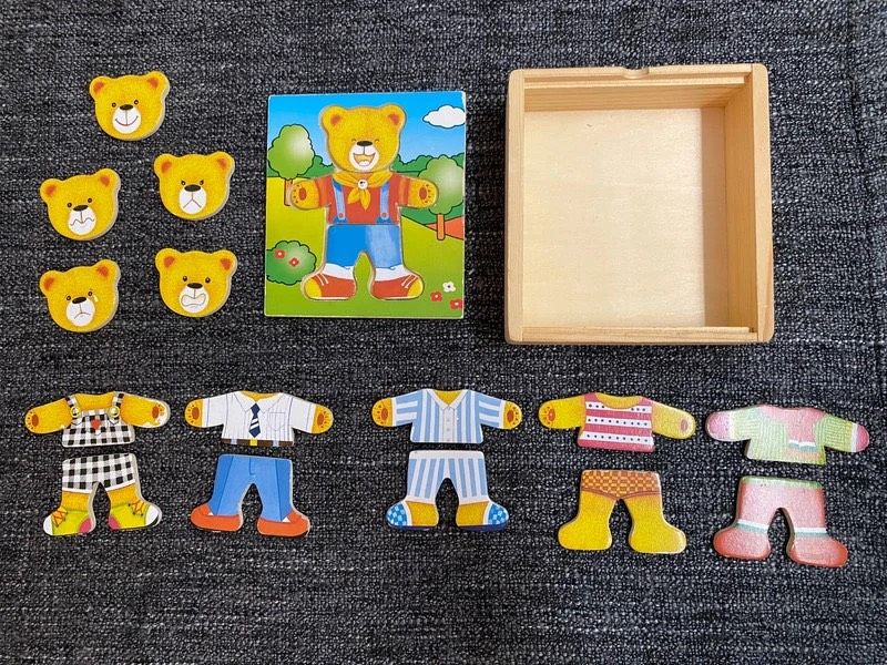 3 erstes Puzzle Set mit Holzpuzzlen Bär zum anziehen, vollständig in Eching (Kr Freising)