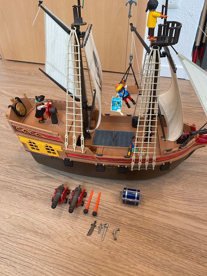 Großes Piratenschiff von Playmobil 5135 Neuwertig in Menden