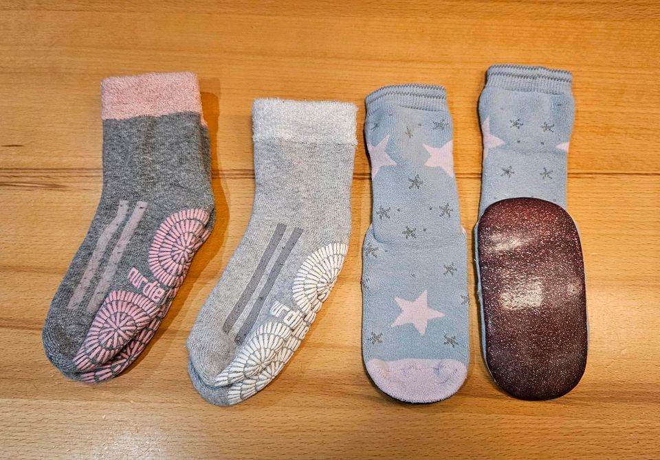 3x rutschfeste Socken, ABS Socken, Gr. 25-27, grau/rosa, nur die in Massing