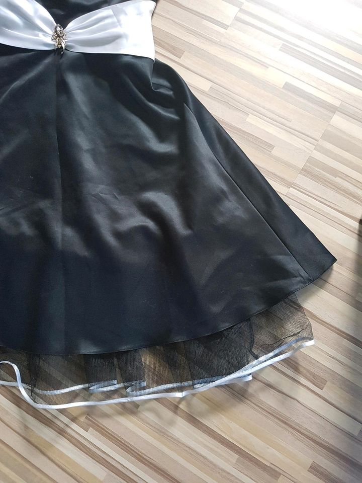 Niente Cocktailkleid Größe 36 in Peine