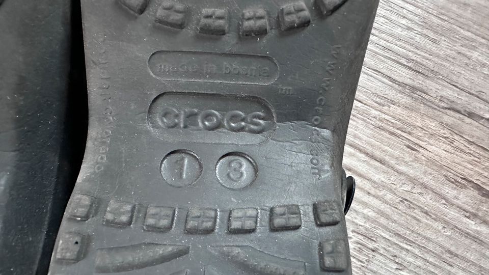 Original Crocs schwarz Gr. 30/31 in Weinböhla