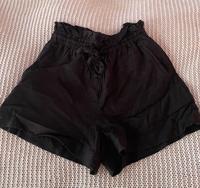 Schwarze kurze Hose Nordrhein-Westfalen - Lügde Vorschau