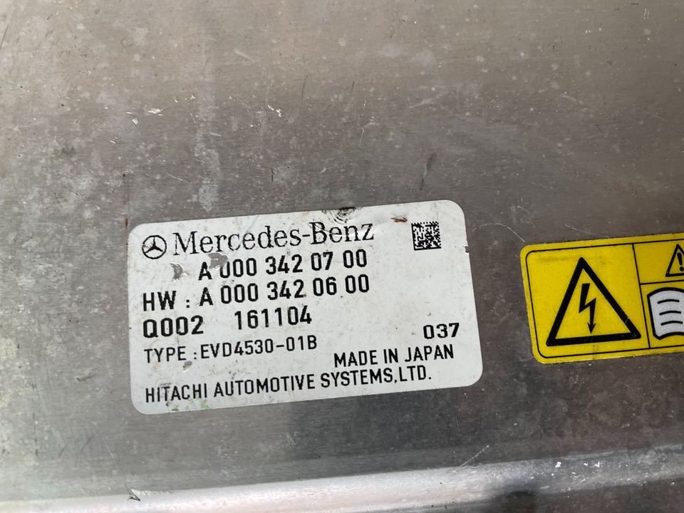 Mercedes W166 W222 W253 Spannungswandler A0003420700 A0003420600 in Essen