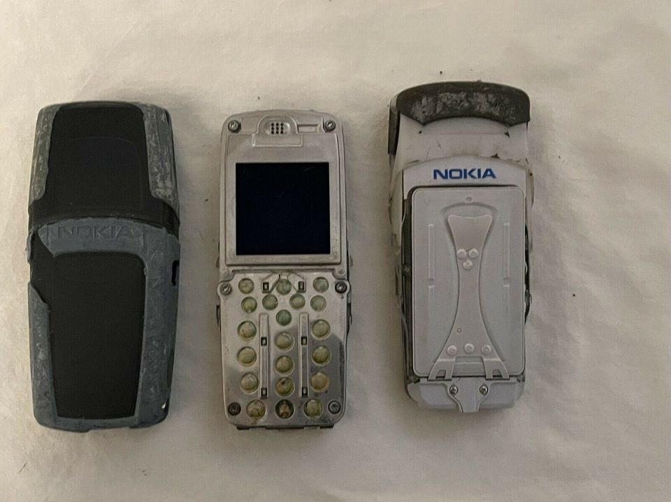 Nokia, 2 x 5100, 1 x 5210, mit Akku als Ersatzteilspender in Lörrach