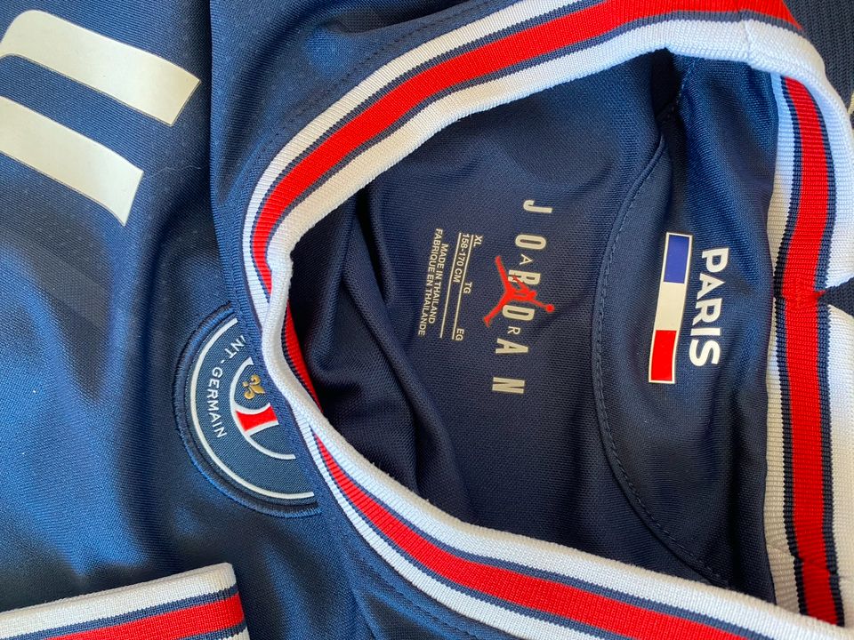 Messi PSG Heimtrikot Satz 21/22 incl Hose/Stutzen L 158-170 in Pettendorf