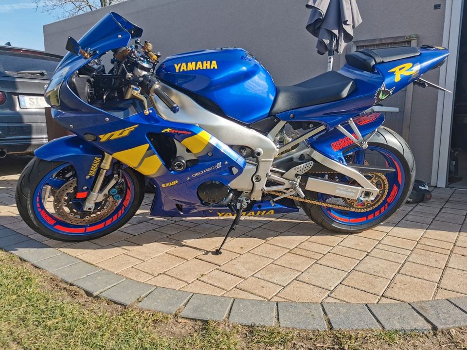 Yamaha R1 rn04 in Lebus