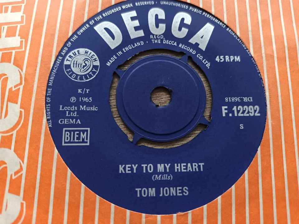 Tom Jones Thunderball 7" Single 1965 UK Pressung in Hügelsheim