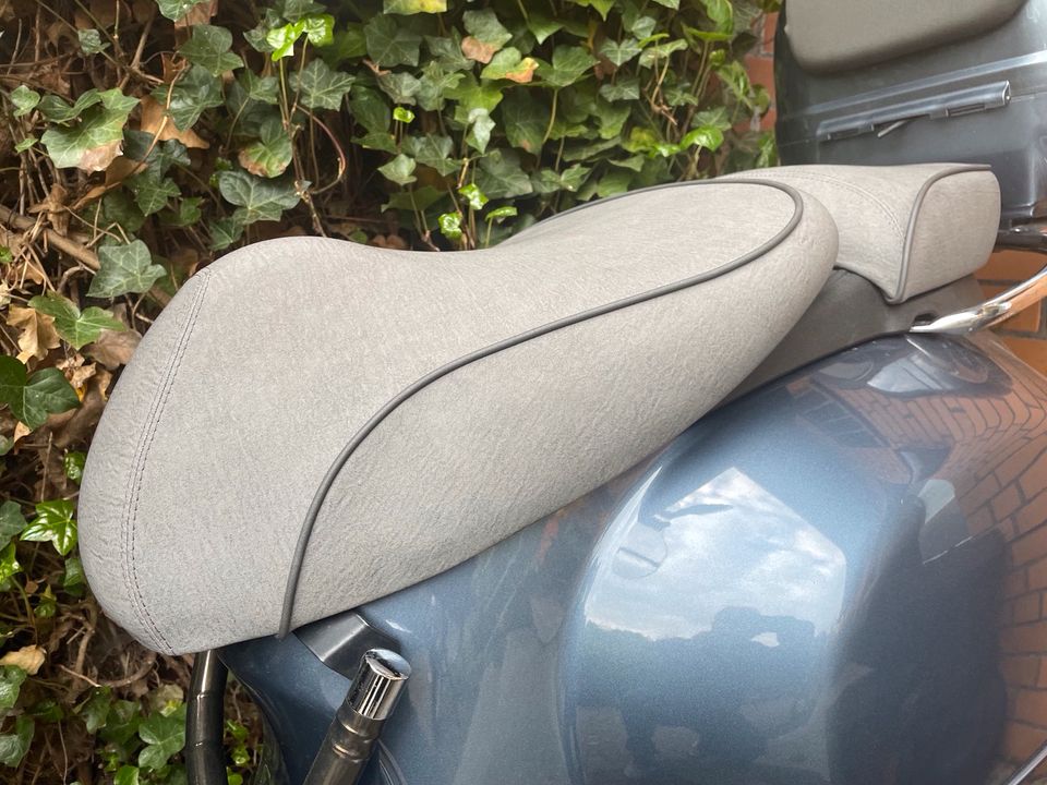 VESPA Klassik-Doppelsitzbank,  GTS/GTV (125-300), NP 600 EUR in Hamburg