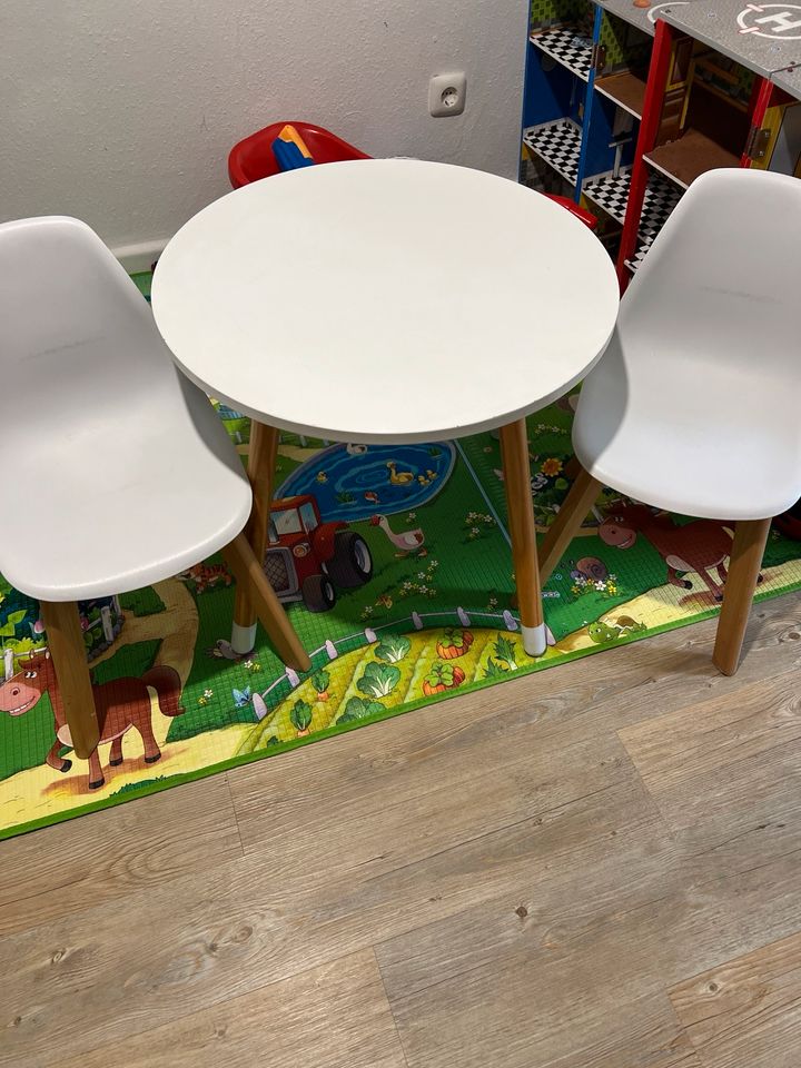 Kinder Tisch Stuhl in Duisburg