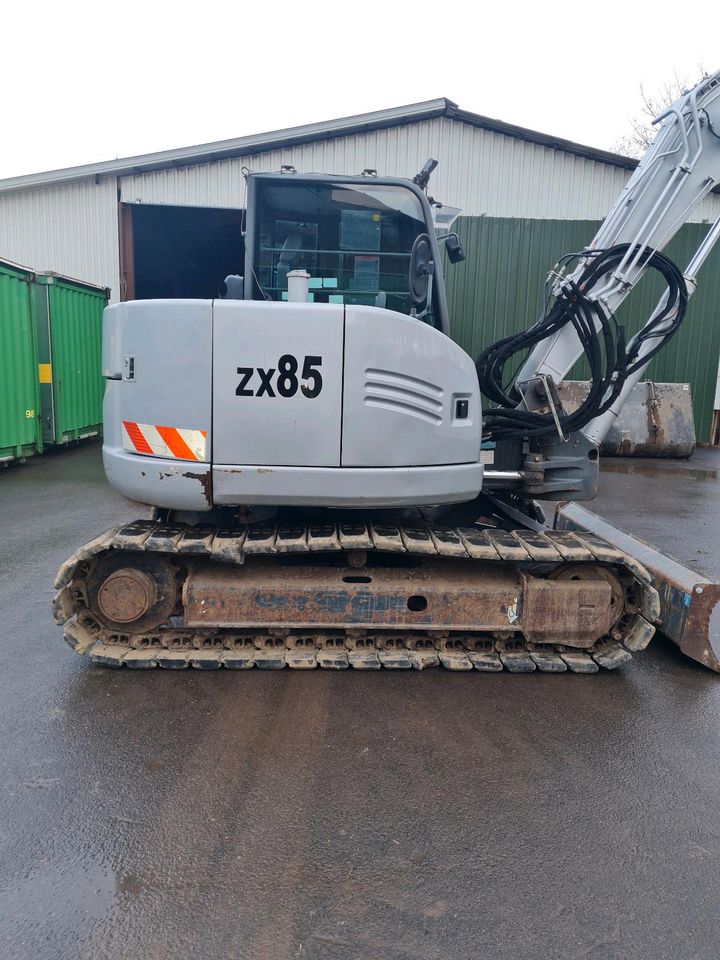 Hitachi Minibagger 8500 kg Gesamtgewicht in Feldatal