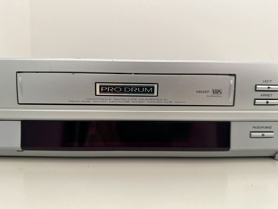 Toshiba v852 Ef VHS Player/Recorder TV GUTER ZUSTAND in Köln