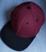 NEU Yupoong Classics 2Tone Maroon/Black Snapback Cap verstellbar München - Laim Vorschau