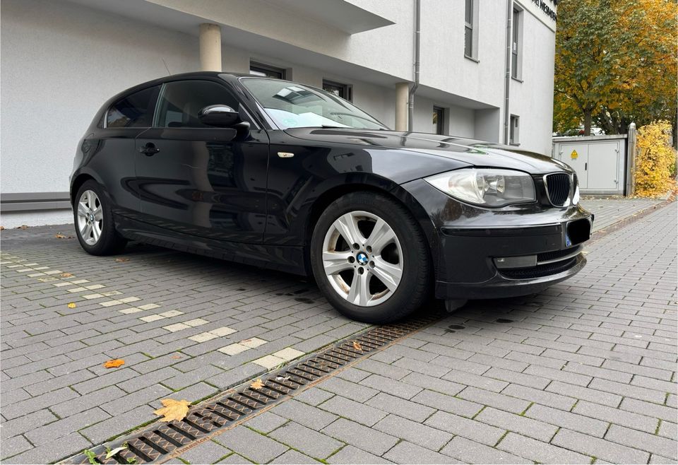 BMW E81 118d Coupé *Sitzheizung *Einparkhilfe in Wiesbaden