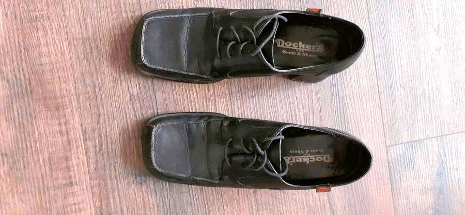 5 Paar Schuhe in Rehburg-Loccum