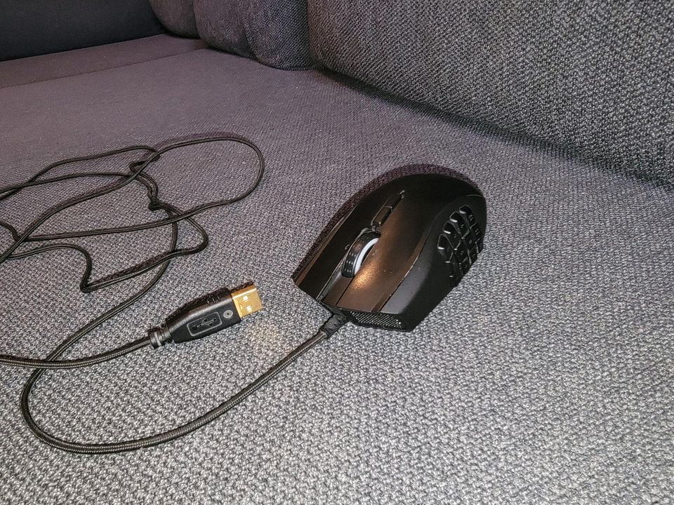 Razer Naga Chroma MMO Maus in Stuttgart