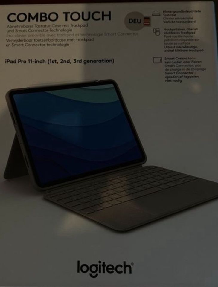 Logitec combo Touch Tastatur für iPad 11 in Mönchengladbach