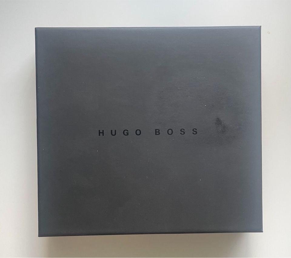 Hugo Boss Case/Tasche(Accessoires) in weiß inkl. Block in Uetze