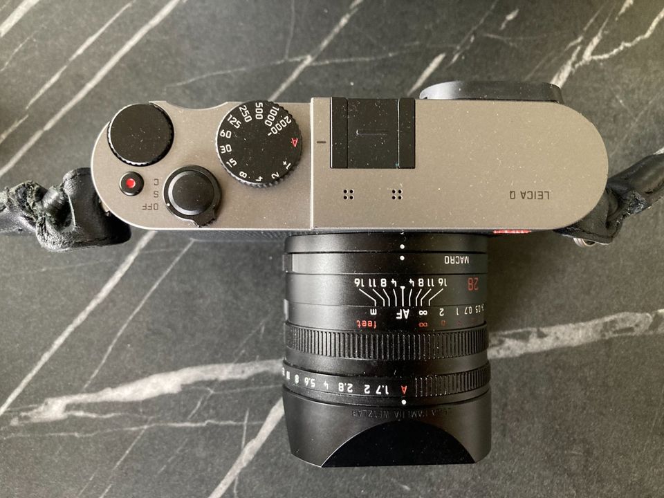 Leica Q Typ 116 in attraktiver titan Optik und in top Zustand mit in Heppenheim (Bergstraße)