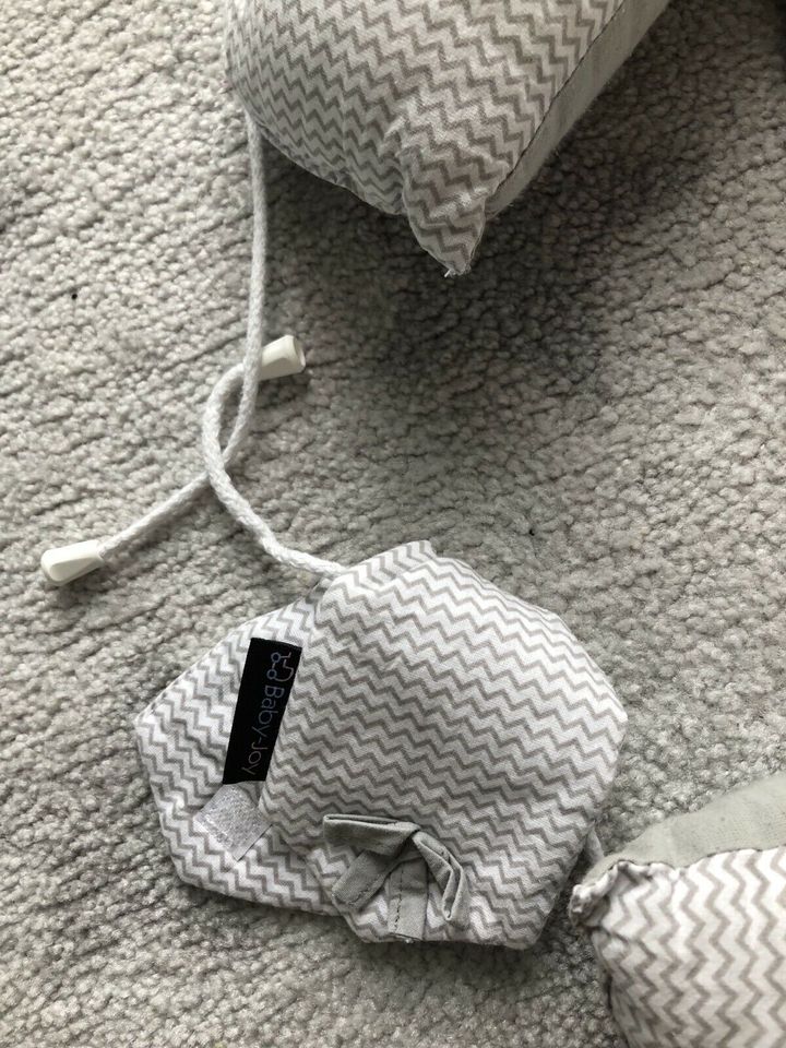 Babynest Kuschelnest XXL Version 1m lang grau weiß Nestchen in Gilching