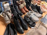 Diverse Schuhe 38 Nike converse sneaker Pumps Sandalen Niedersachsen - Wolfsburg Vorschau