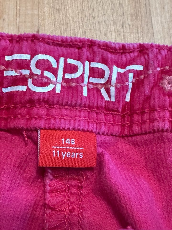 Esprit Mädchen Cord Hose Gr.146 Neuwertig in Berlin