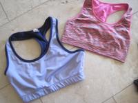 2x Sport BH Größe S Sport-BH H&M Reebok pink lila Büstenhalter Hessen - Hüttenberg Vorschau