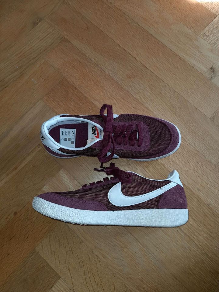 NIKE Sneaker, bordeaux, Gr. 39, ungetragen in Hamburg