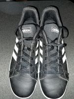 Adidas Hallenschuhe US7 EU 39,5  Schwarz Weiß wie Neu Nordrhein-Westfalen - Hamm Vorschau
