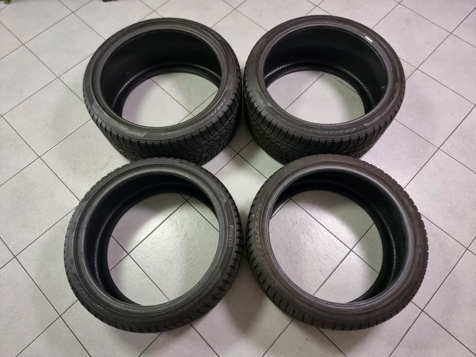 Pirelli 255 35 R19 96H & 285 30 R20 99V Winterreifen Zoll in Melle