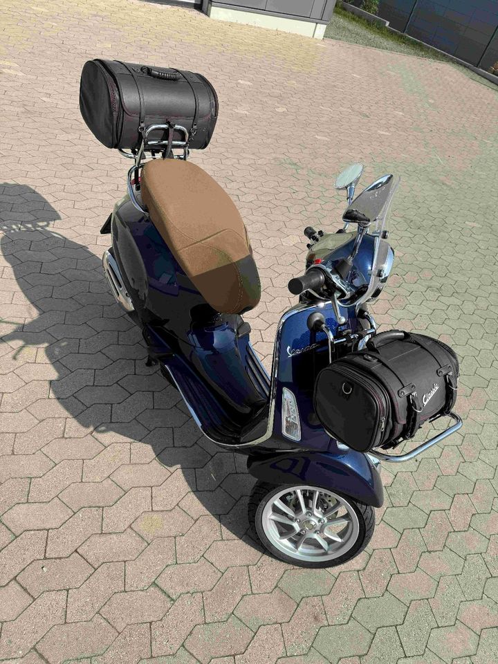 Vespa Primavera 125  Touring Blau DK Metallic in Mechernich