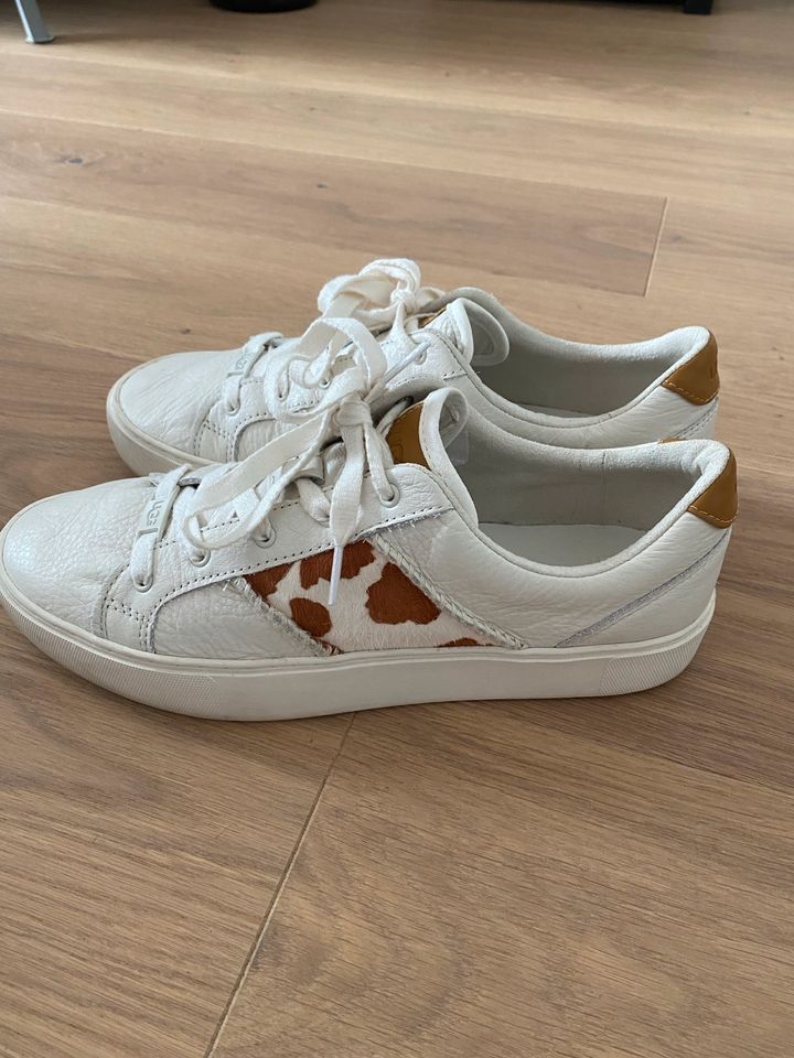 Original UGG Leder Sneaker, weiss, mit kuhfell, Gr 41, Np 99€ in Düsseldorf