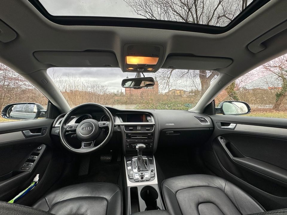 Audi A5 Quattro 2.0/Keyless Entry/Voll Leder/ Schiebedach in Neuenrade