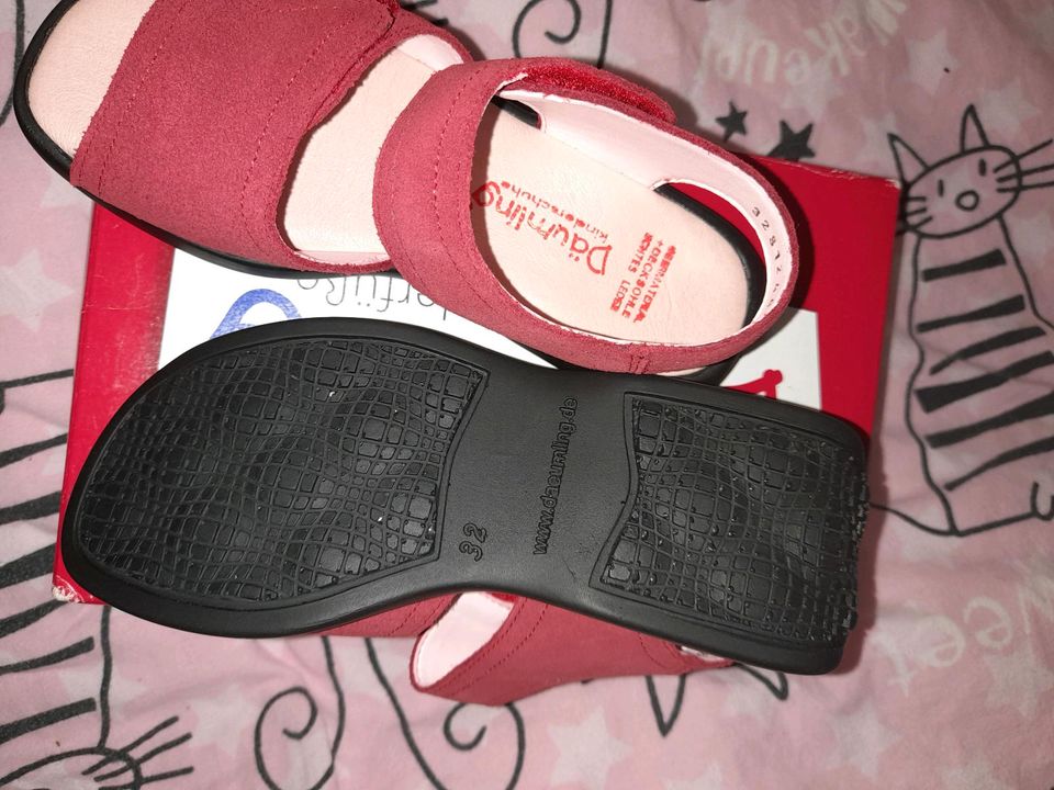 DÄUMLING SOMMERSCHUHE SANDALEN MÄDCHEN Leder schmal  GR. 32 NEU in Erding