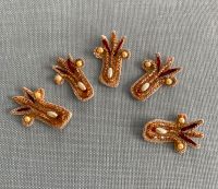 Applikation Aufnähblüten Blüten gold mit Perlen 3 cm 64 Stück Bayern - Happurg Vorschau