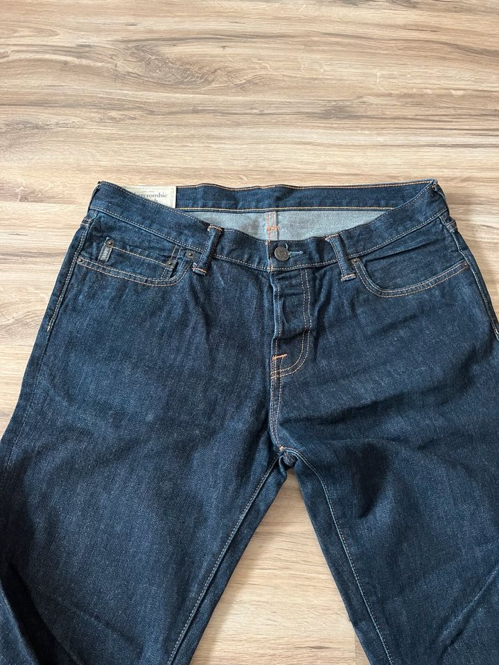 Original Abercrombie & Fitch Jeans in München