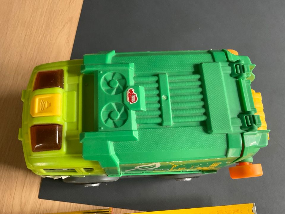Spielzeug Müllauto mit Funktion in Leipzig