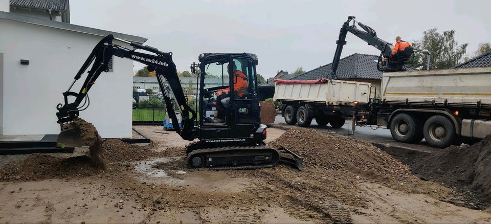 2,7 t Minibagger Mieten CAT 3 Tonnen Bagger Vermietung leihen 2,8 in Hennigsdorf