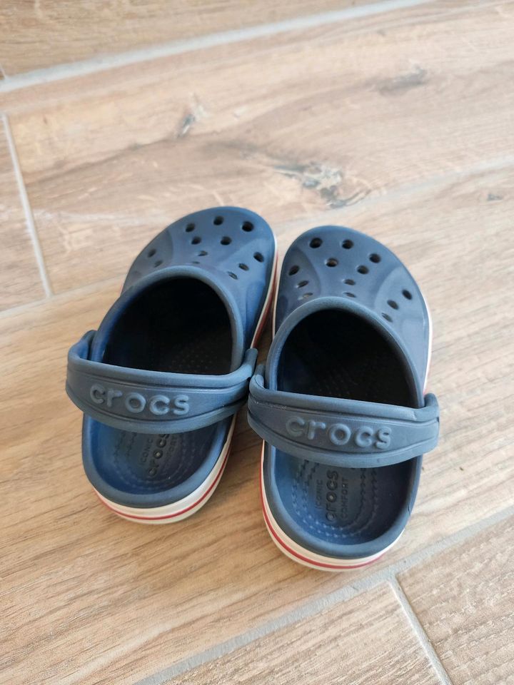 Crocs Kinder, dunkelblau, C8 in Wiesbaden