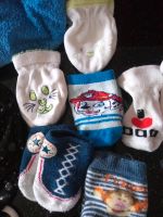 Babysocken,Handschuhe ,Schlabberlatz Halstuch für die Erstlinge Duisburg - Meiderich/Beeck Vorschau