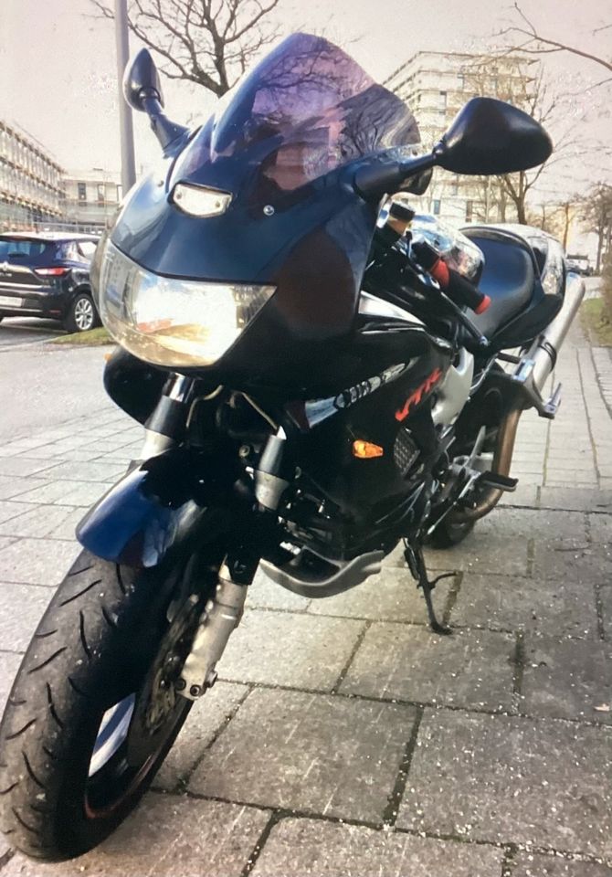 Honda VTR 1000 F Firestorm  SC36 V2 Hammer in München