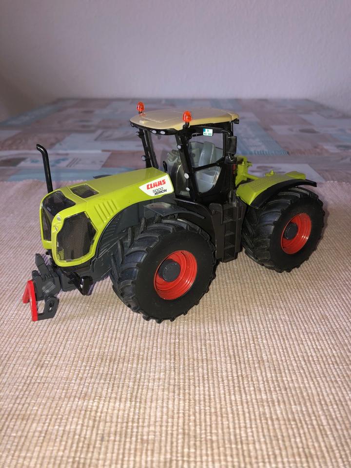 Siku-3217, 2893-Claas Xerion, ClaasCargo 9500, Traktor+Anhänger! in Kabelsketal