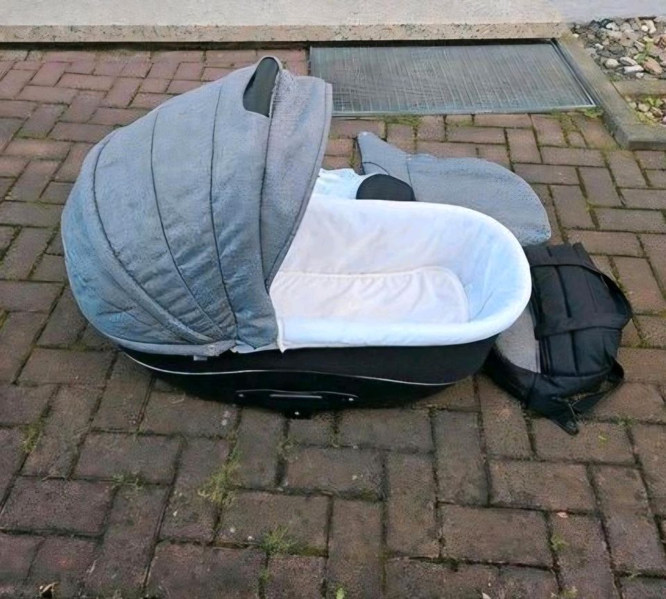 Kinderwagen in Wirges  