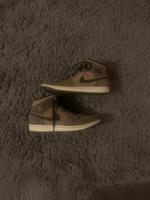 NIKE AIR JORDAN 1 MID SE DARK CHOCOLATE BROWN (BRAUN) / Gr. 40.5 Niedersachsen - Isernhagen Vorschau