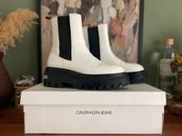 Calvin Klein Chelsea Boots schwarz weiß  1x getragen wie neu 40 Schleswig-Holstein - Trappenkamp Vorschau